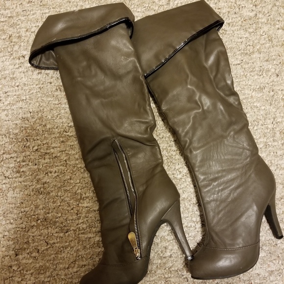 Thigh high leather boots from Mark. - Picture 3 of 5